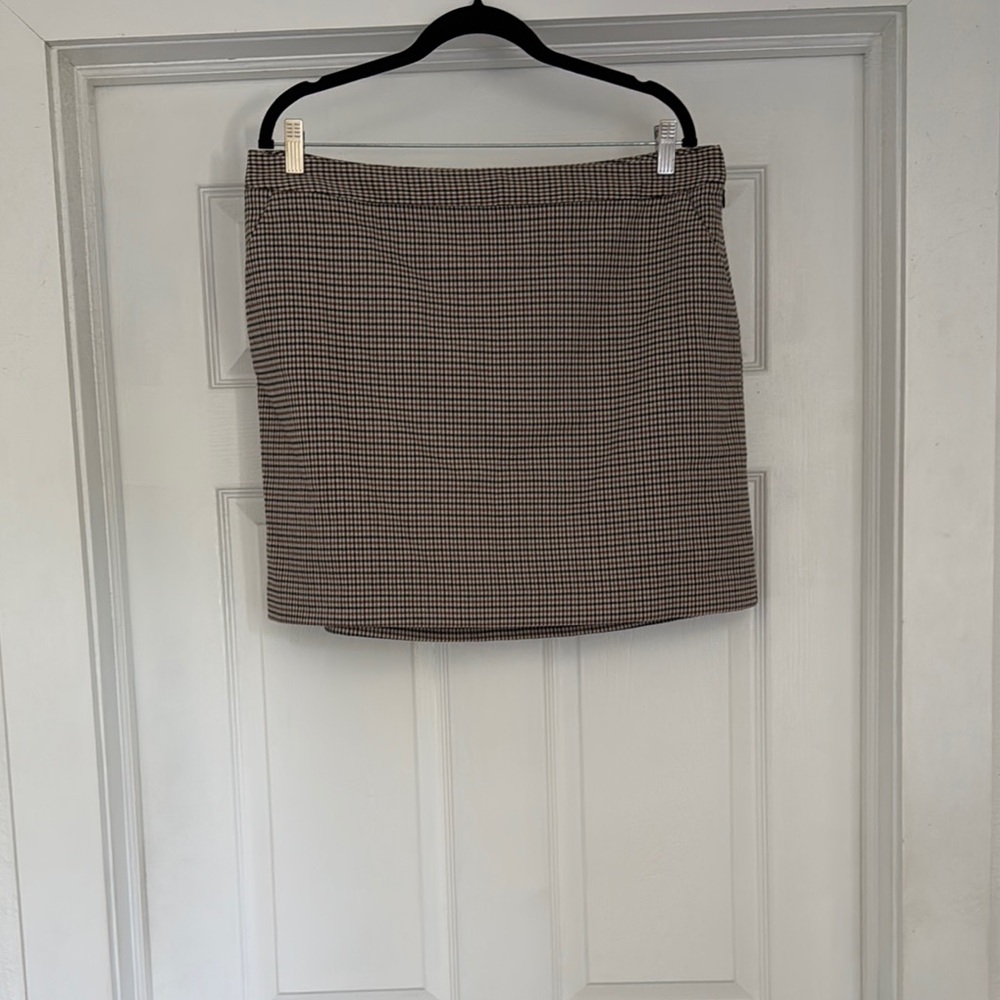 Classic Brown Houndstooth Skirt